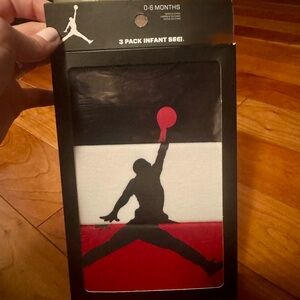NWT. Nike Jordan Infant Bodysuit 3-Pack Set